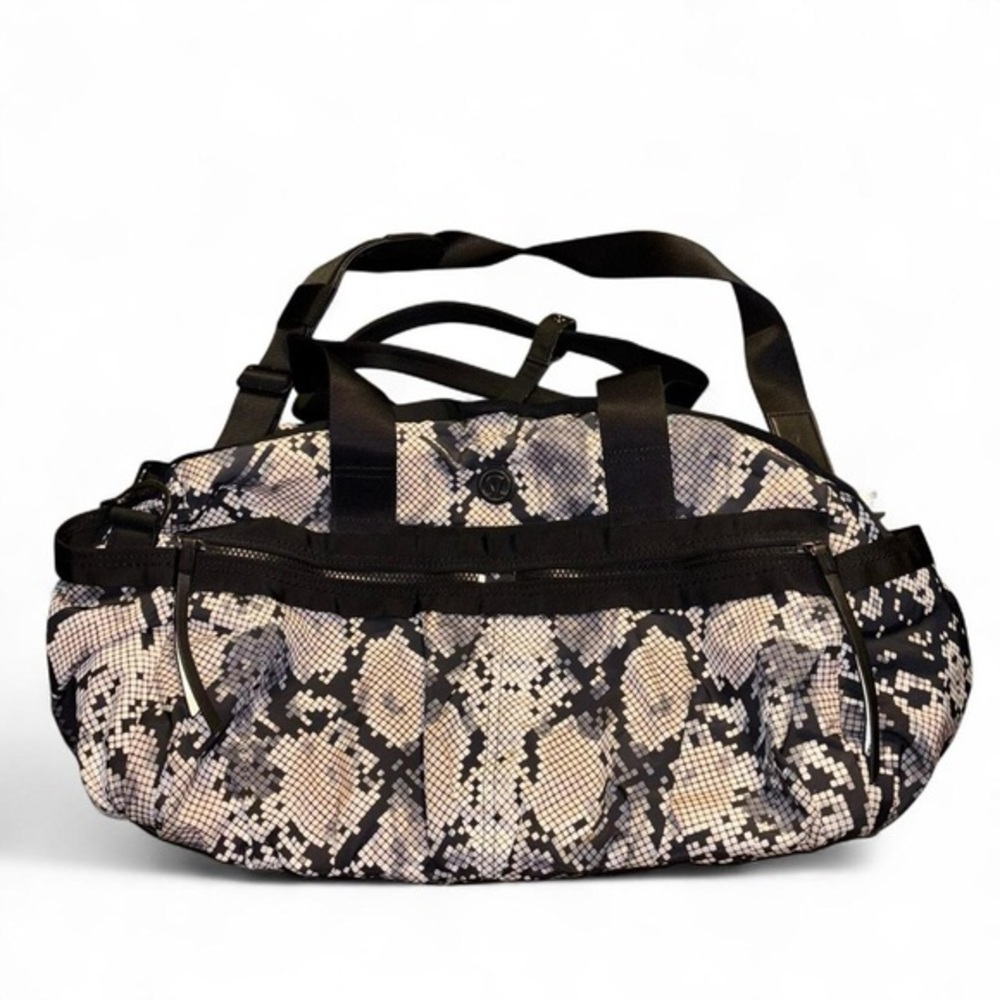 LULULEMON Gym To Win Duffel Ziggy Snake Butter Print Gym Yoga Travel Bag
